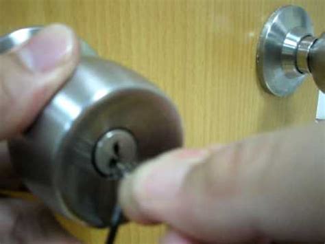 pick  door lock   paper clip youtube