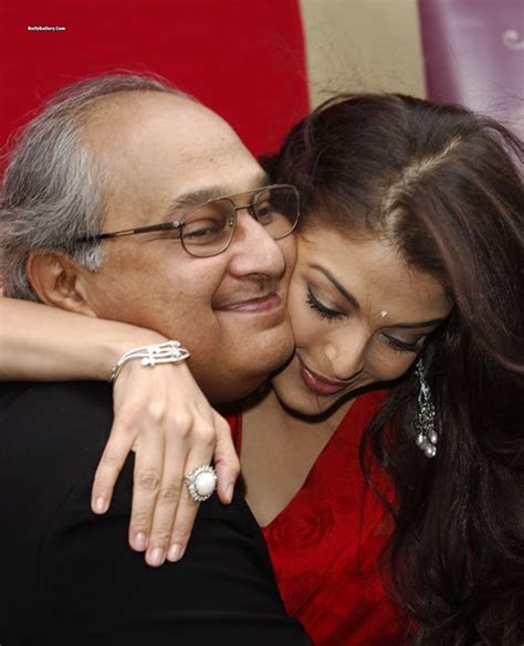 bollywood actress aishwarya rai latest scandal having romance with old guy watch desi videos