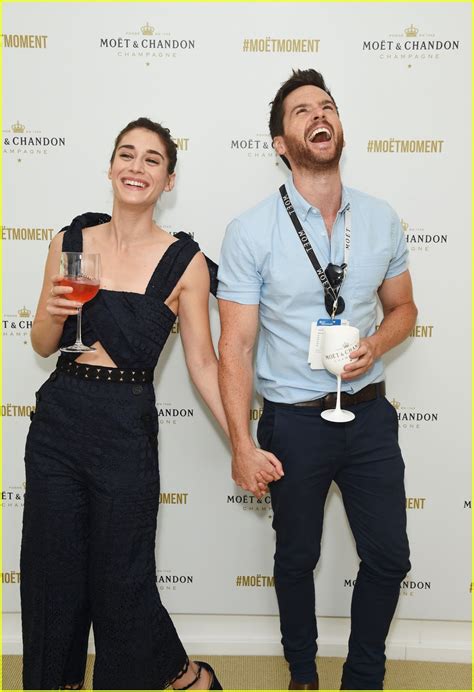 lizzy caplan and tom riley are married see a wedding photo
