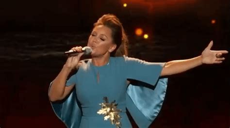 Vanessa Williams Divas  By Vh1 Find And Share On Giphy
