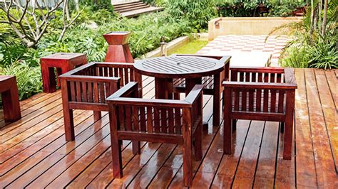 choosing   durable wood  outdoor furniture