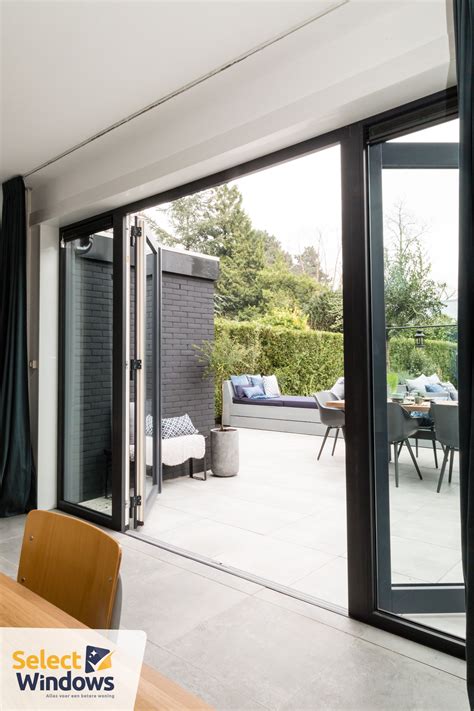 zwarte openslaande deuren kunststof tuindeuren tuin deuren huisdesign huisstijl
