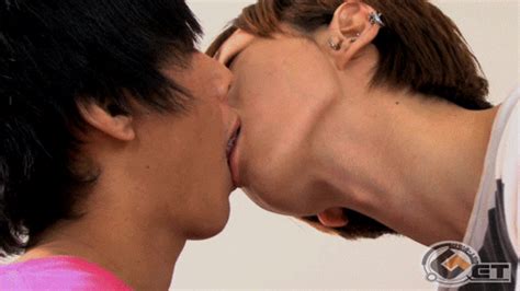 guys kissing guys page 9 literotica discussion board