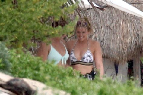 lauren alaina caught wearing bikini on a beach