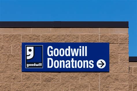 goodwill moves thrift store experience  upicom