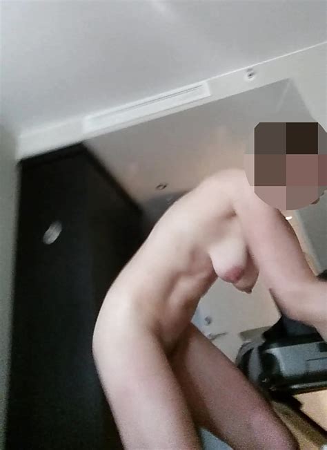 unaware wife nude in shower and hotel room 13 bilder