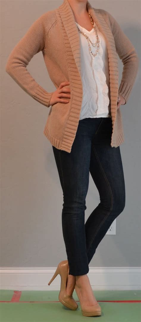 Outfit Post Skinny Jeans Heels Comfy Tan Cardigan