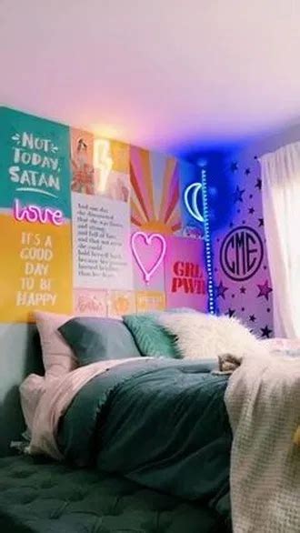28 lovely dorm room ideas to tare room décor 10 in 2020