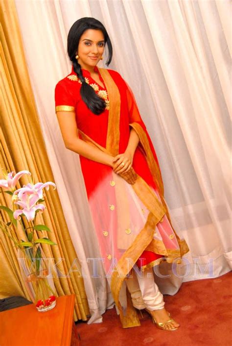 Tamil Actr Team Asin Cute Red Churidar Photos