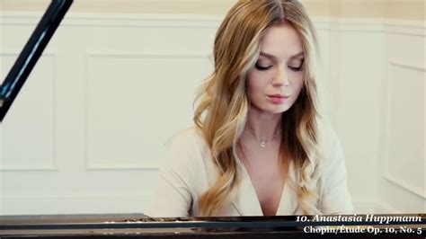 14 Beautiful Female Classical Pianists Youtube