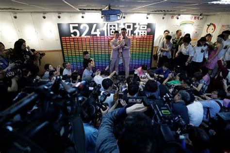 After A Long Fight Taiwan’s Same Sex Couples Celebrate New Marriages