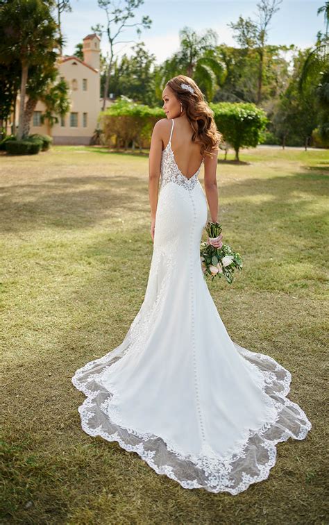 sleek and sexy wedding gown with shaped train stella