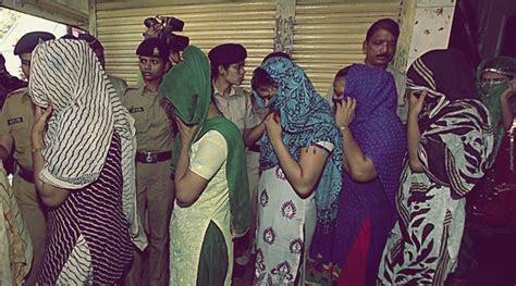 six girls rescued from human traffickers mumbai police