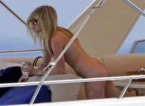 09 png in gallery avril lavigne nude on a boat picture 9 uploaded