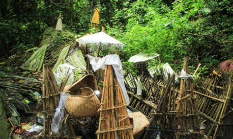 Menelusuri Sejarah Pemakaman Unik Di Desa Trunyan Bali Putri Bali Rental