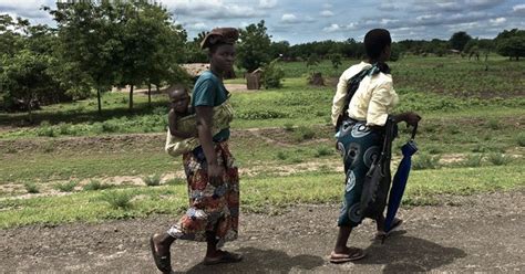 Au Malawi Des Jeunes Filles Sont Envoyées Dans Des « Camps D