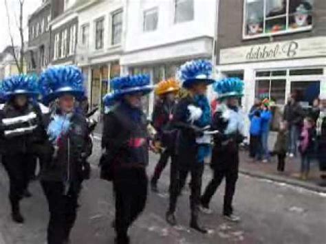 carnaval optocht zaltbommel  bommeleros youtube