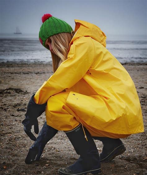 pin von court jamison auf girls made to wear rain gear an work in the mud regenkleidung