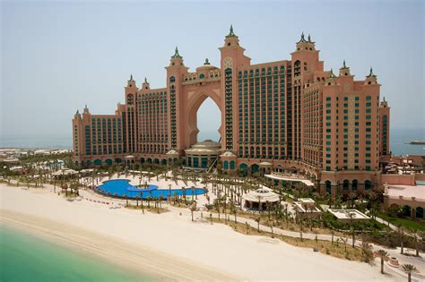palm jumeirah dubai united arab emirates traveldiggcom