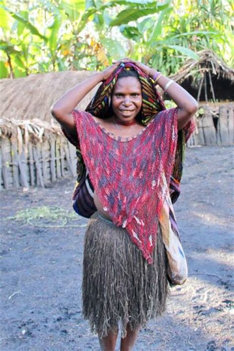 Indahnya Noken Tas Multifungsi Bagi Wanita Papua Halaman All