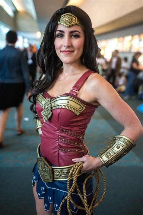 wonder woman cosplay at comic con 2013 great details cosplay comic
