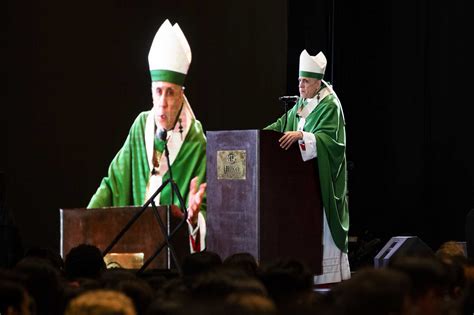 houston teens celebrate catholic faith despite declining membership