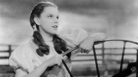 Judy Garland S Wizard Of Oz Dress Fetches Over 1 5 Million At Auction