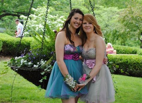 lesbian prom gallery heartwarming photos of girls taking