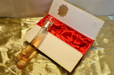 ingyenes kép parfüm üveg üveg doboz papír luxus tárgy divat