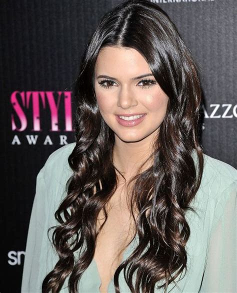 Kendall Jenner Black Hair In Long Curly Hairstyle For