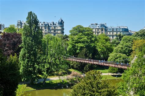 parc des buttes chaumont lose     paris largest historic public parks  guides