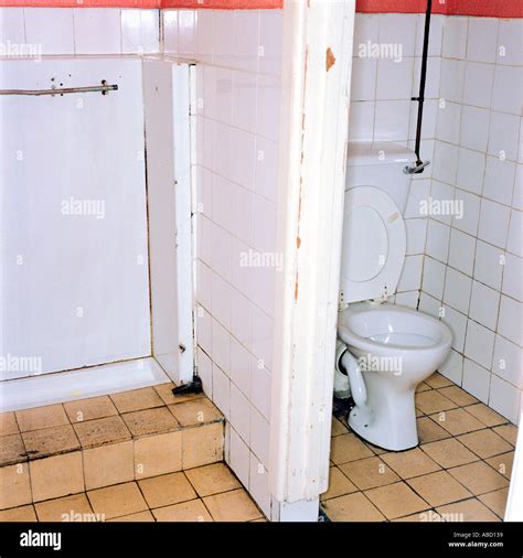 schmutzige toilette stockfotos and schmutzige toilette bilder alamy