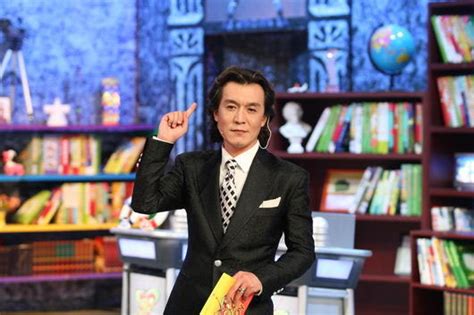 famous tv host li yong  opt  teaching peoples daily
