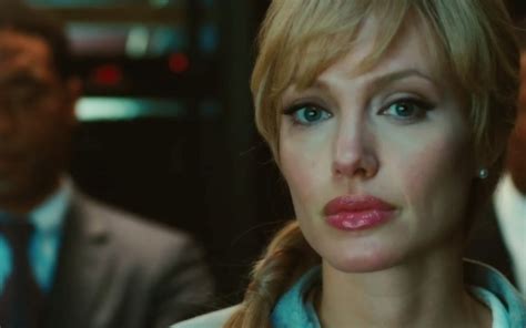 Review Angelina Jolie Thriller Salt Blu Ray Disc Dish