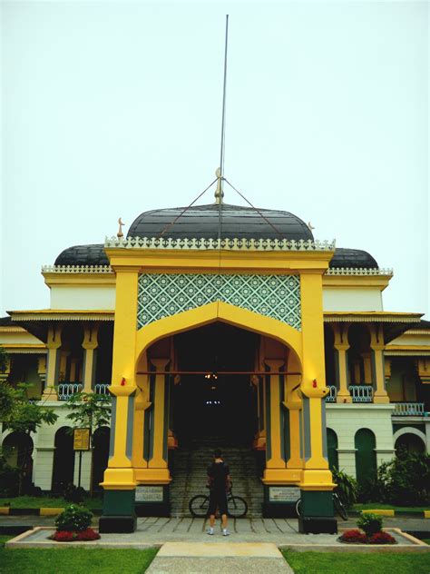 Istana Maimun Maimoon Budaya Indonesia