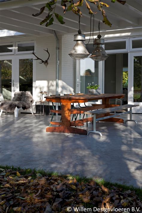 betonnen terrasvloer willem designvloeren rustieke eettafel eettafel terras