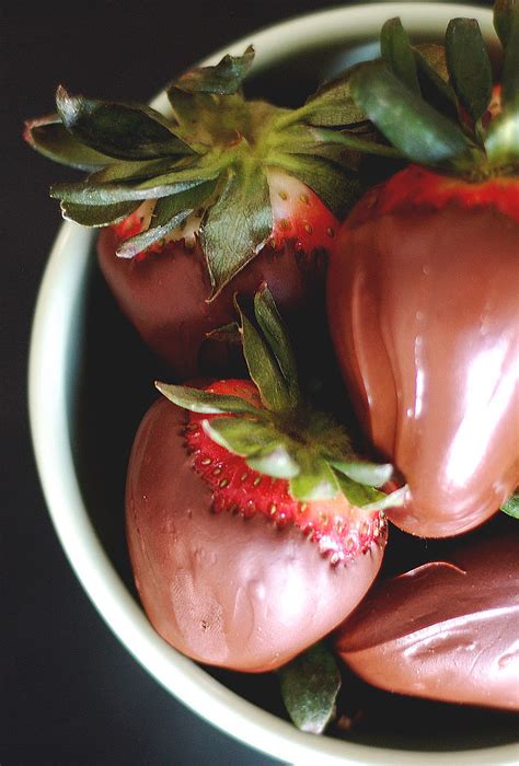 chocolate covered strawberries 13 insanely tempting desserts taking over pinterest popsugar food