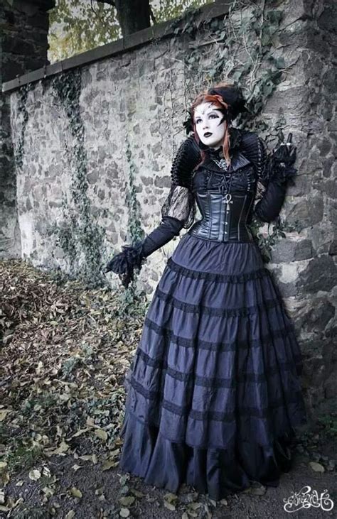 Pin By Greywolf On Gothic Experience Gothic Models Goth Model