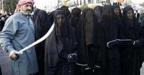 طالع الأسعار داعش يقيم سوق نخاسة ويحدد أسعار بيع السبايا من النساء دنيا الوطن