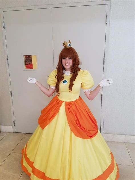 Incredible Adult Princess Daisy Costume Love This Costume Yeti