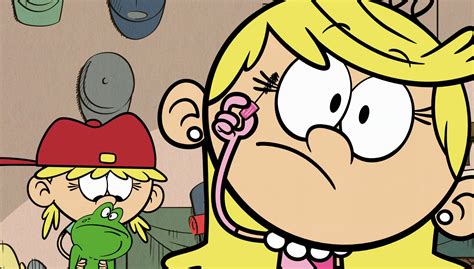 Image S1e06a Lola Putting On Makeup Png The Loud House