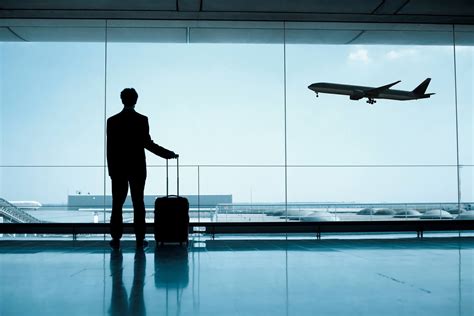 surviving  long plane trip   bring   carry  bag japan intercultural consulting