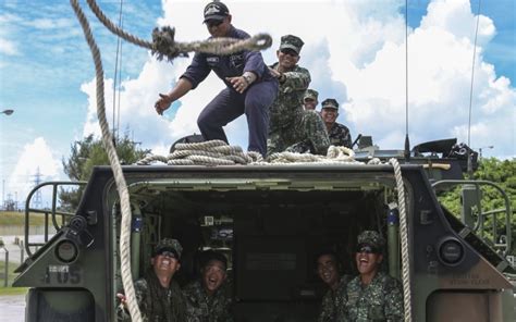 Ph Marines Train To Maneuver Amphibious Assault Vehicles