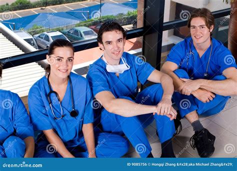medisch personeel stock foto image  diversiteit internen