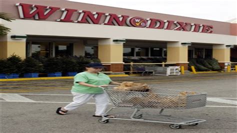 winn dixie operator southeastern grocers files  bankruptcy protection