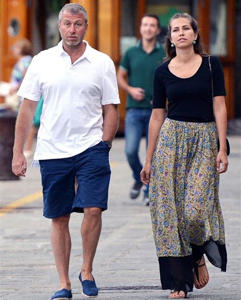 chelsea owner roman abramovich and wife dasha zhukova separate after