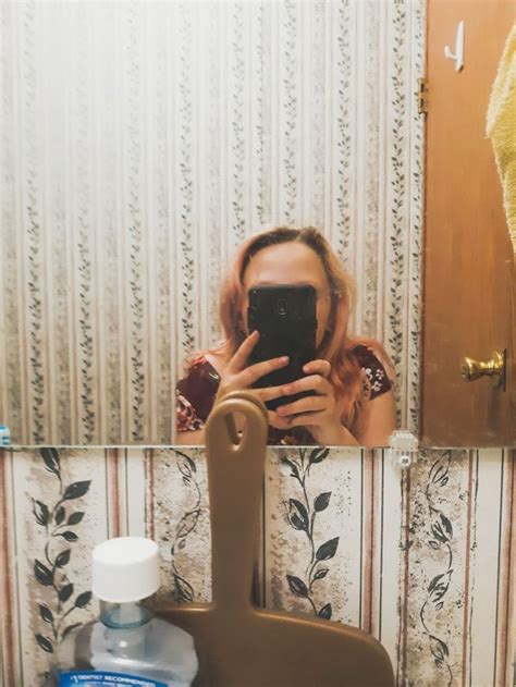 pin by peachysweets 🍑 on mirror selfies ︎︎ mirror selfie