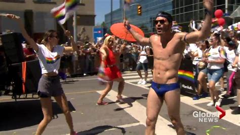 toronto pride parade kicks off downtown on sunday toronto globalnews ca