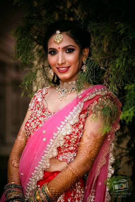 Adorable Bangalore Wedding With The Bride In Glam Outfits Wedmegood