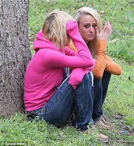 teen mom 2 star leah messer breaks down in tears reading papers after